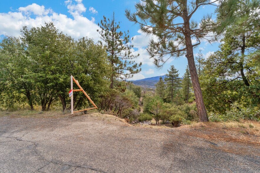 More Photos Of 53505 Ridge Rd, Idyllwild-Pine Cove Land For Sale