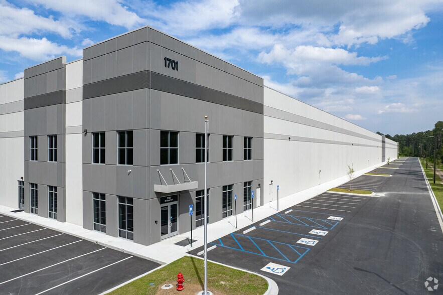More Photos Of 1701 Old Augusta Rd, Rincon Warehouse For Lease
