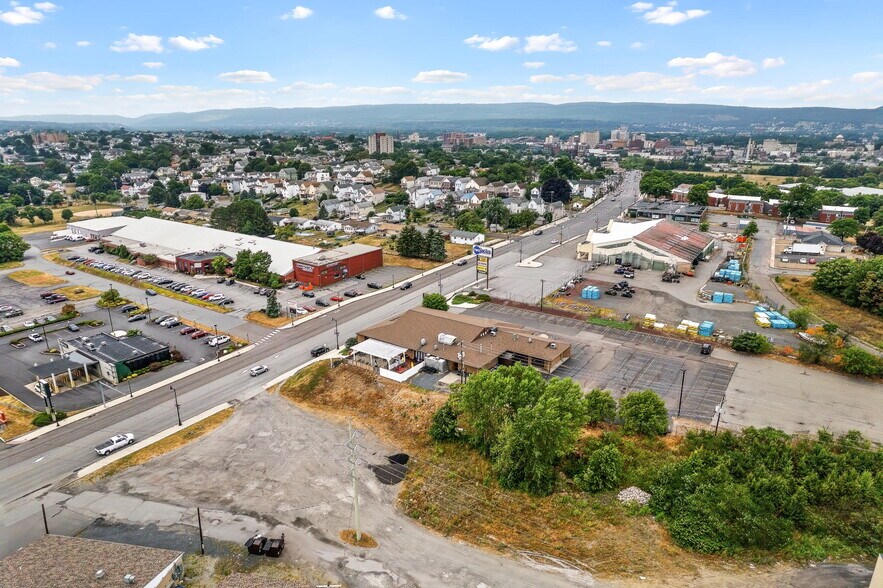 More Photos Of 380 Coal St, Wilkes Barre Freestanding For Lease