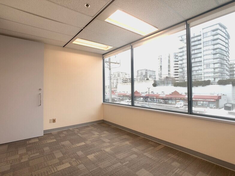 More Photos Of 5811 Cooney Rd, Richmond Office For Lease