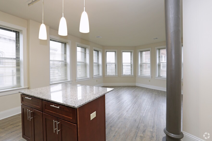 More Photos Of 121 S Highland Ave, Pittsburgh Apartments For Lease