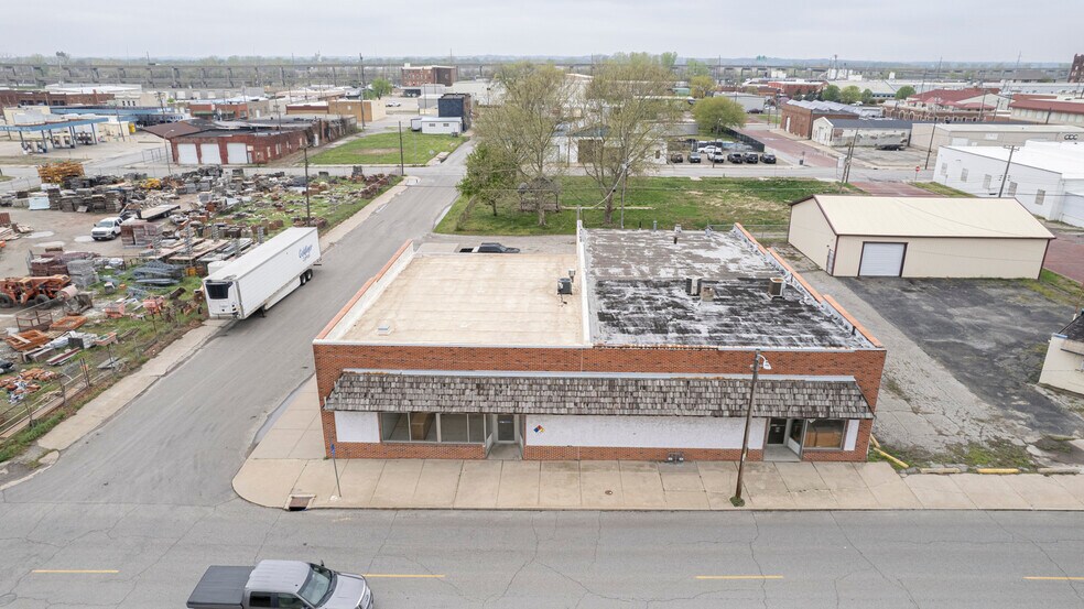 Primary Photo Of 716 S 8th St, Saint Joseph General Retail For Lease
