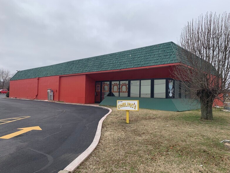 More Photos Of 1331 Alameda St, Norman Restaurant For Lease
