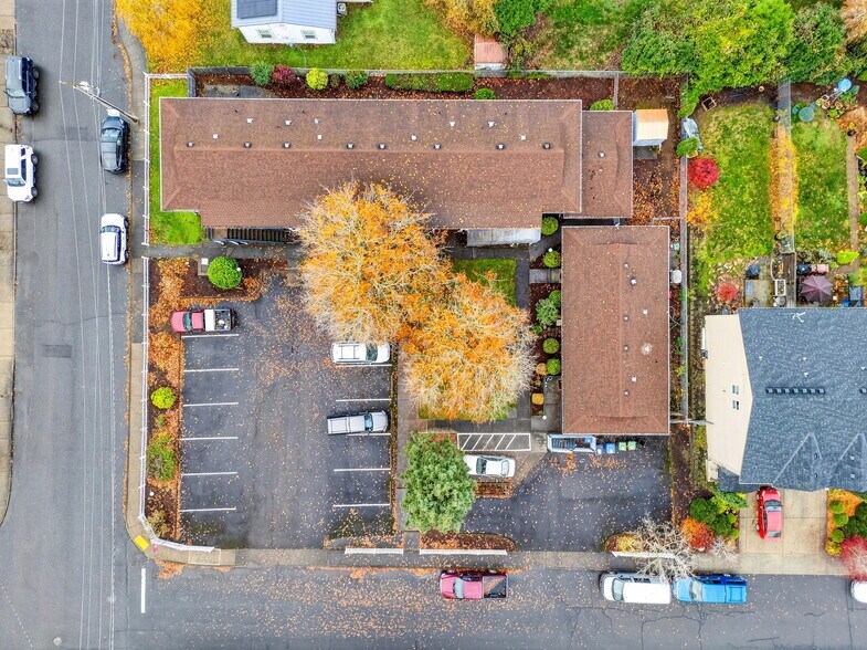 More Photos Of 17170 Beers Ave, Sandy Multifamily For Sale