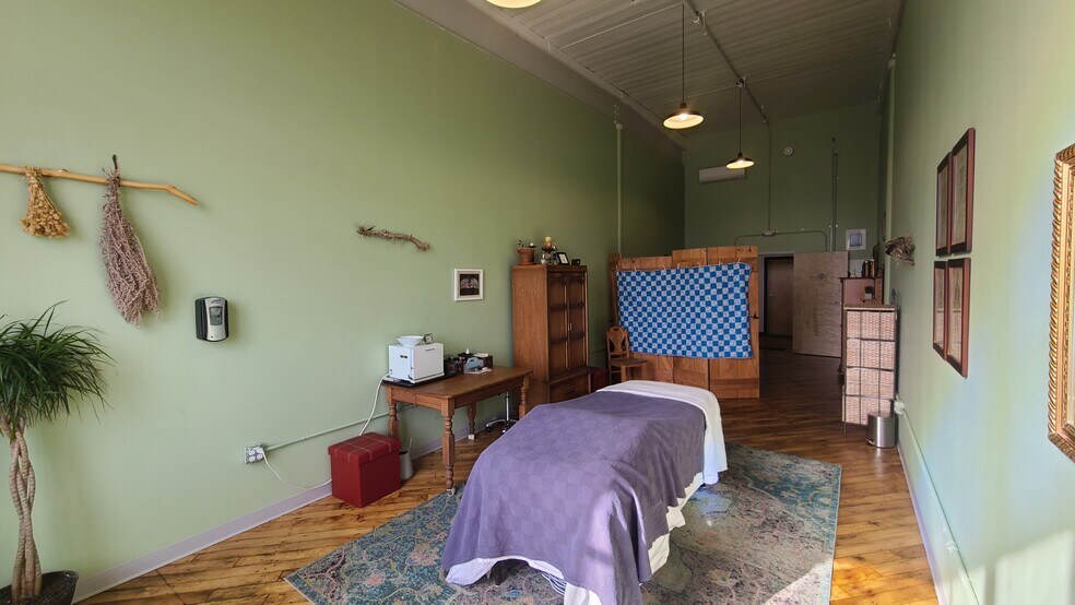 More Photos Of 642 Hilliard St, Manchester Unknown For Lease