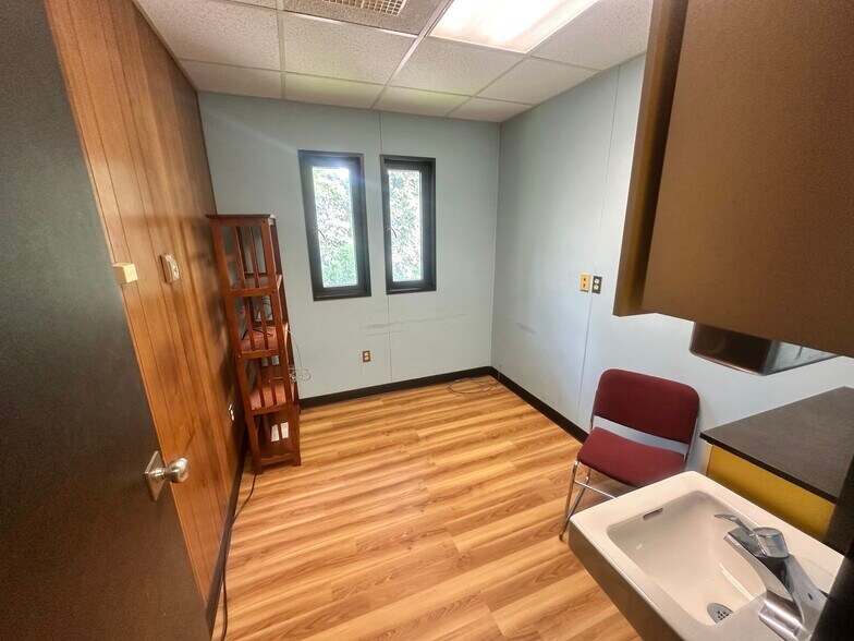 More Photos Of 106 Nate Whipple Hwy, Cumberland Office For Lease