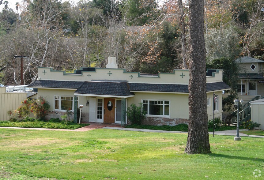 More Photos Of 2809 S Mission Rd, Fallbrook Freestanding For Lease