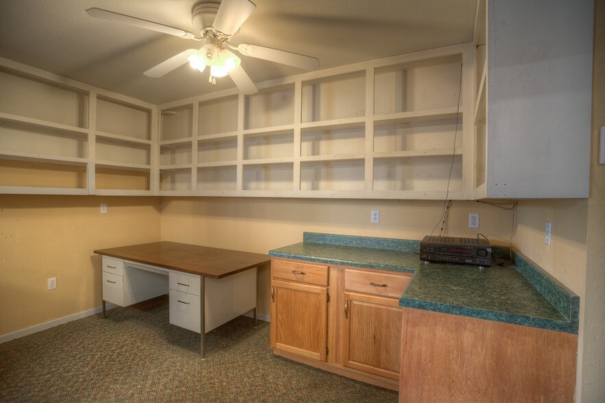 More Photos Of 650 Old South 5, Camdenton Storefront Retail Residential For Sale