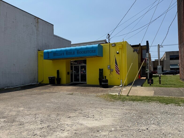 More Photos Of 416 Main St, Point Pleasant Storefront For Sale