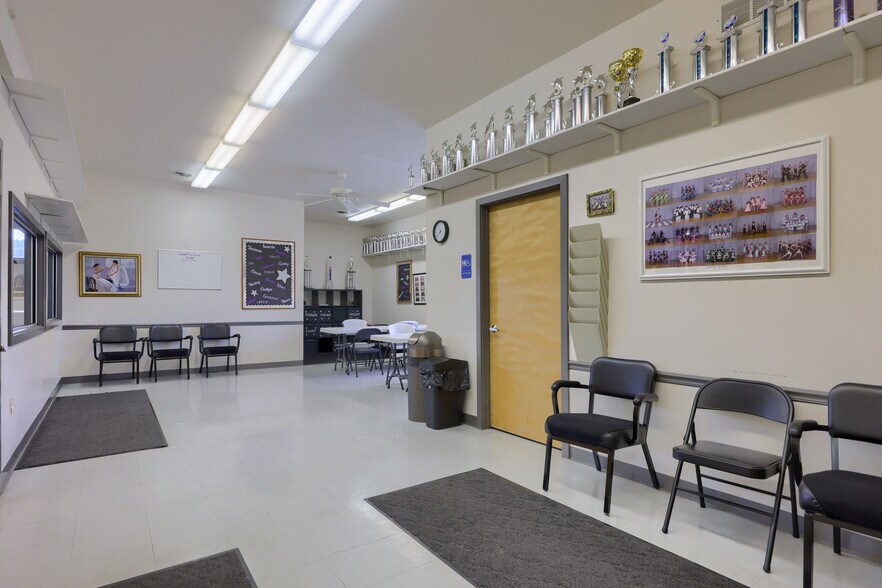 More Photos Of 3725 Kutztown Rd, Laureldale General Retail For Sale