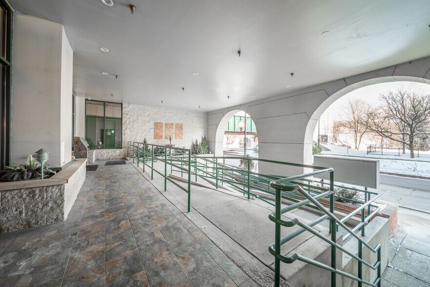 More Photos Of 1550 S Indiana Ave, Chicago Office Residential For Lease