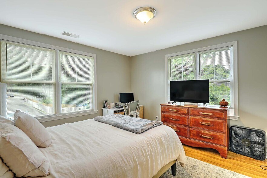 More Photos Of 183-191 Washington Rd, Barrington Apartments For Sale