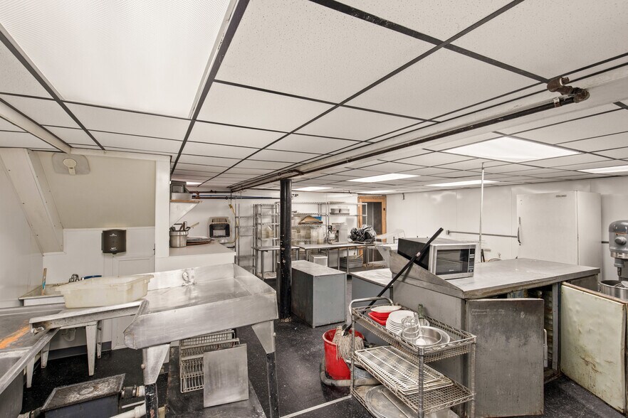 More Photos Of 105 E Main St, Somerset Storefront Retail Residential For Sale