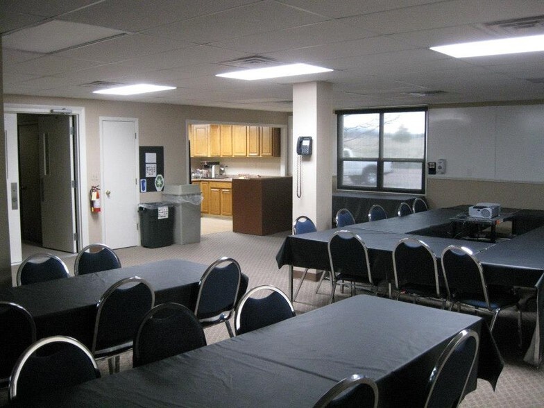 More Photos Of 14960 Woodcarver Rd, Colorado Springs Office For Sale