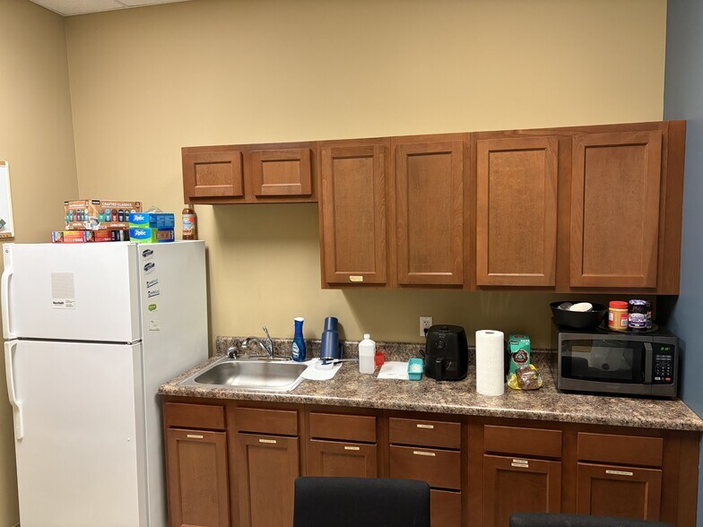 More Photos Of 1642 Olive Branch Parke Ln, Greenwood Unknown For Lease