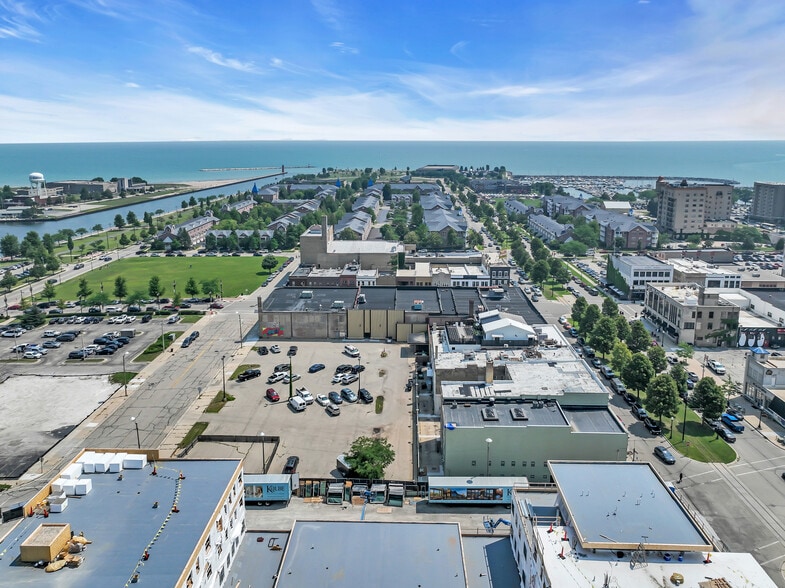 More Photos Of 5522 6th Ave, Kenosha Restaurant For Sale