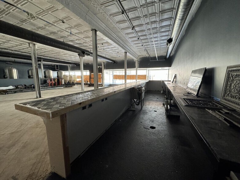 More Photos Of 137 S Main St, Adrian Storefront Retail Office For Lease