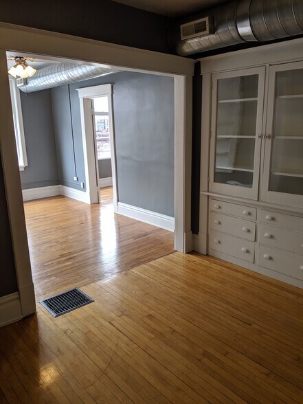 More Photos Of 218-222 S Division Ave, Grand Rapids Storefront Retail Residential For Sale