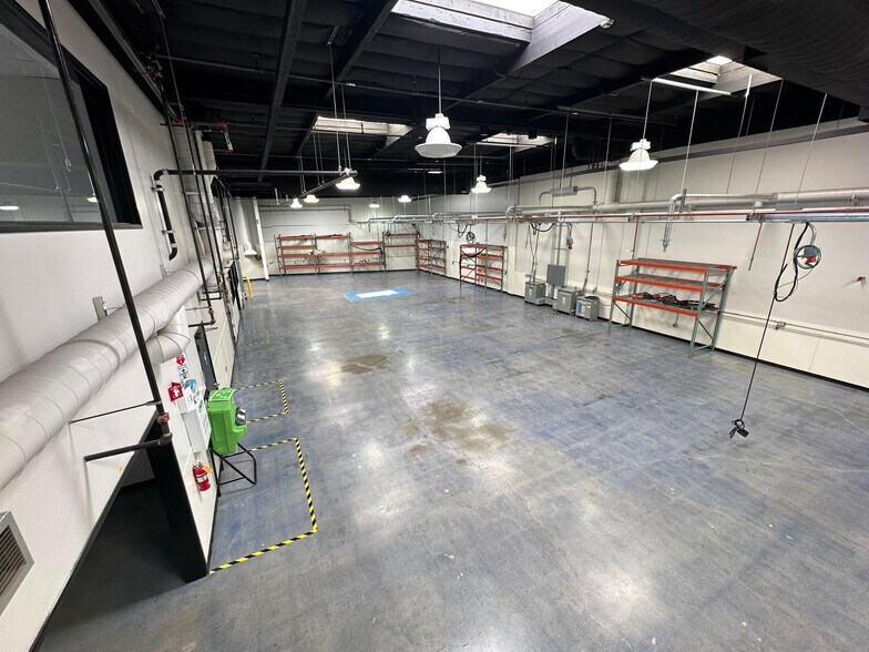 More Photos Of 456 E McGlincy Ln, Campbell Manufacturing For Sale