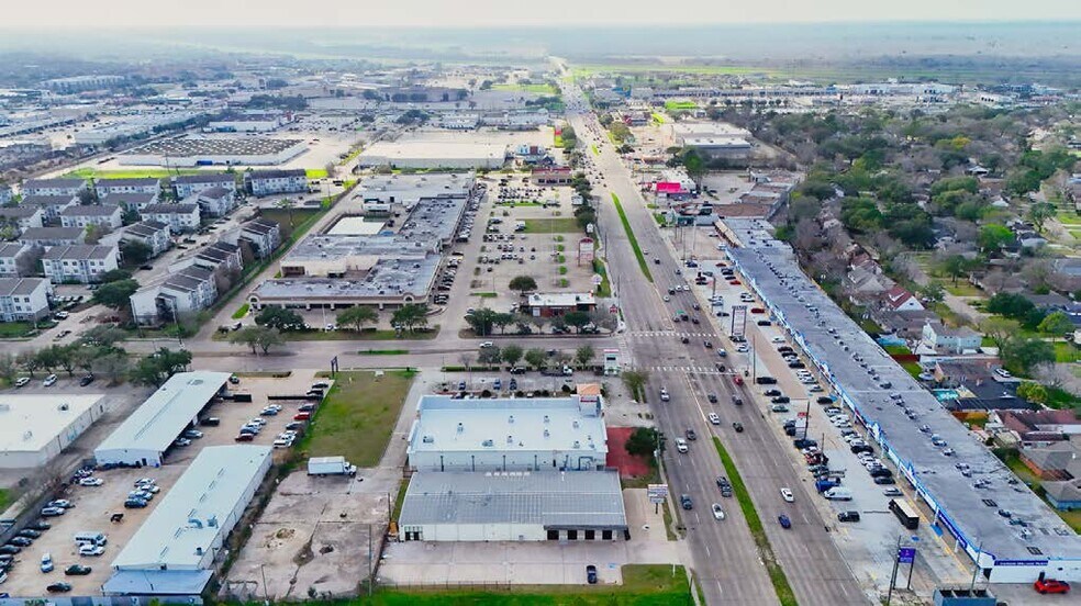 More Photos Of 13939 Westheimer Rd, Houston Flex For Sale