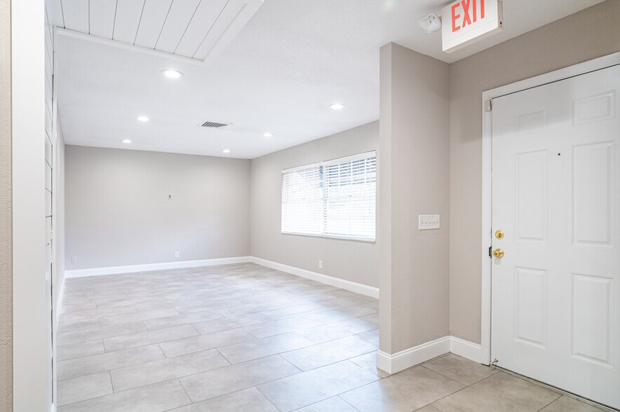 More Photos Of 5105 Memorial Hwy, Tampa Office Residential For Sale