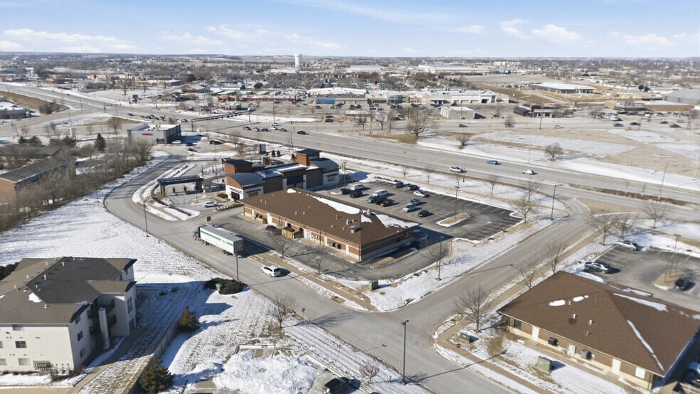 More Photos Of 3315 SW Williams Blvd, Cedar Rapids Storefront Retail Office For Lease