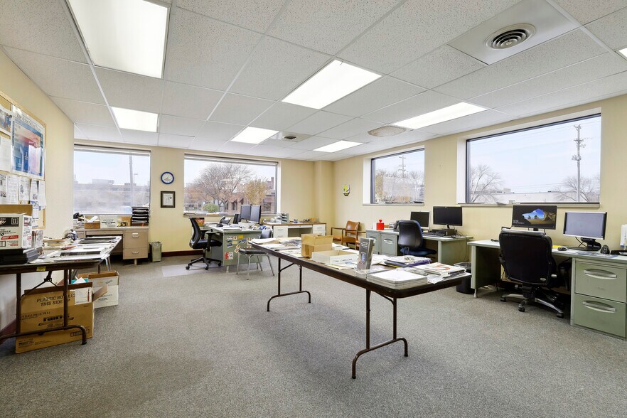 More Photos Of 2500 NE Kennedy St, Minneapolis Warehouse For Sale