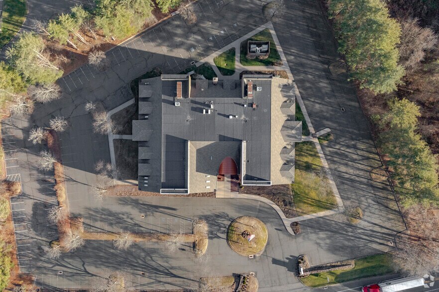 More Photos Of 22 Waterville Rd, Avon Medical For Sale