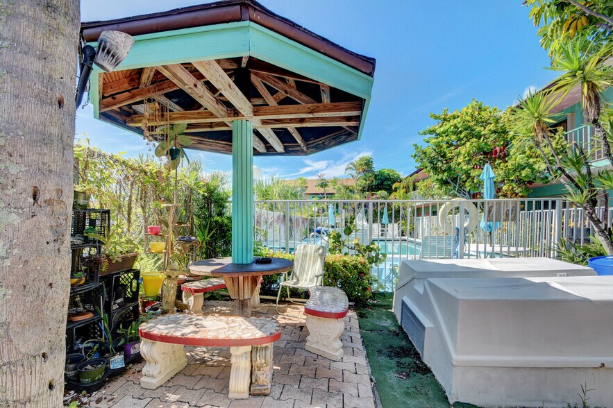 More Photos Of 901 S Federal Hwy, Lake Worth Hotel For Sale