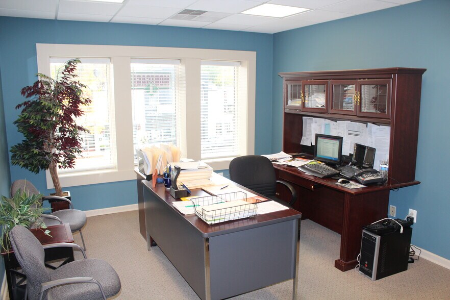 More Photos Of 108-110 E Grand River Ave, Brighton Storefront Retail Office For Sale