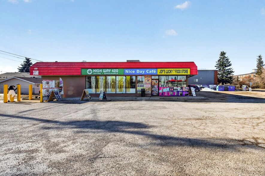 More Photos Of 10639 156th St NW, Edmonton Storefront For Sale