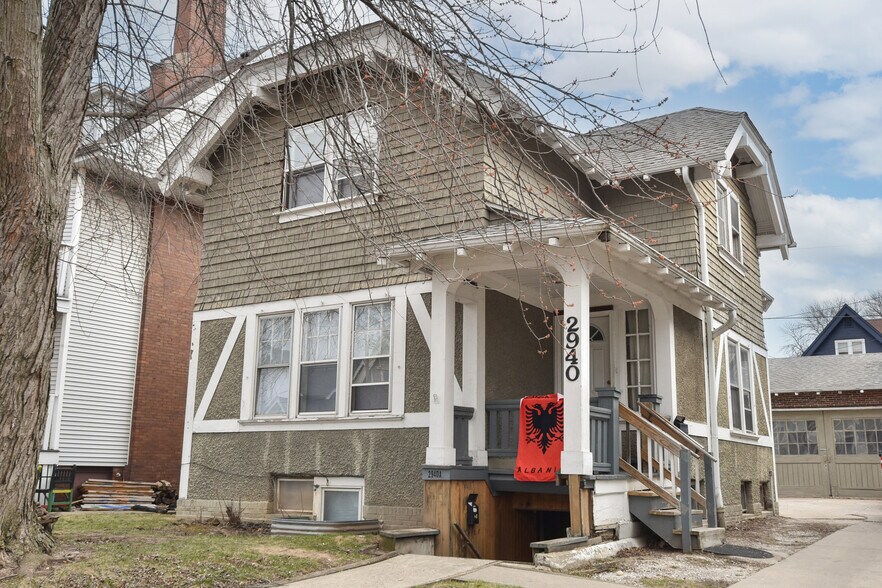 Primary Photo Of 2940 N Maryland Ave, Milwaukee Apartments For Sale