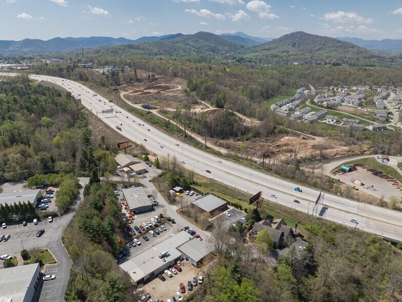 More Photos Of 786 Dogwood Rd, Asheville Office Residential For Sale