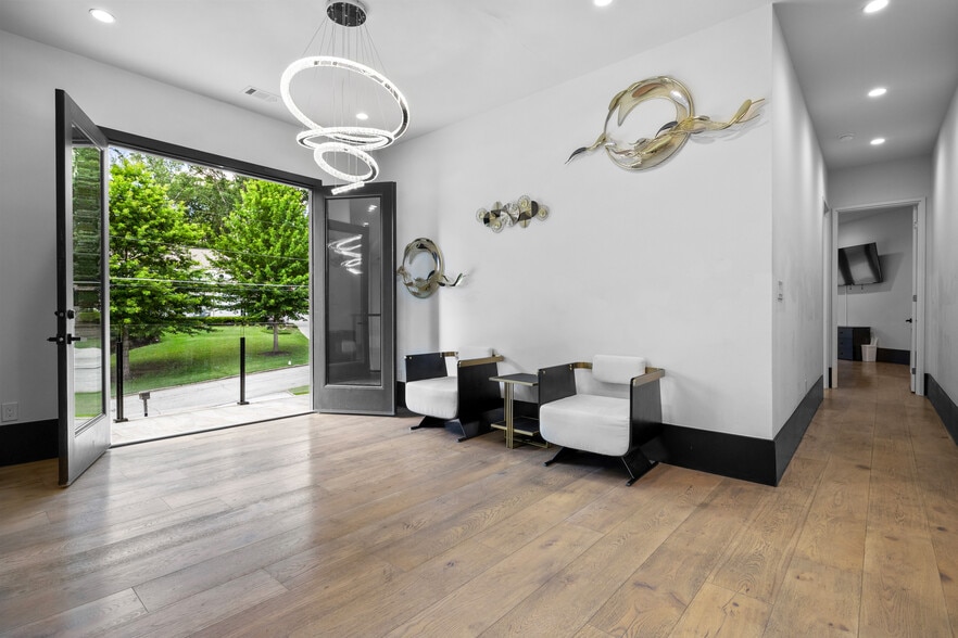 More Photos Of 2401 Greenglade Rd NE, Atlanta Specialty For Sale