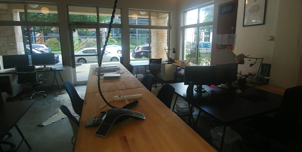 More Photos Of 2401 E 6th St, Austin Loft Creative Space For Lease