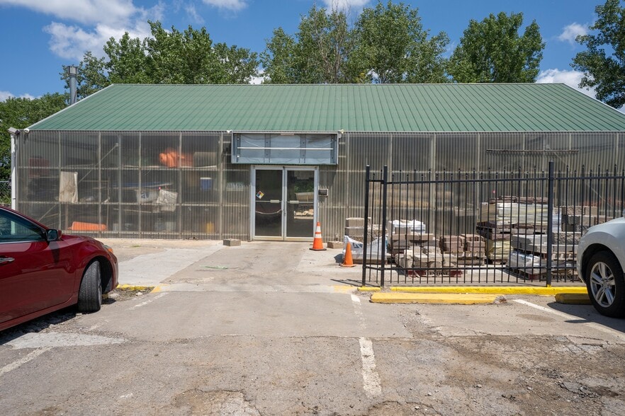 More Photos Of 15640 US 40 Hwy, Kansas City Freestanding For Sale