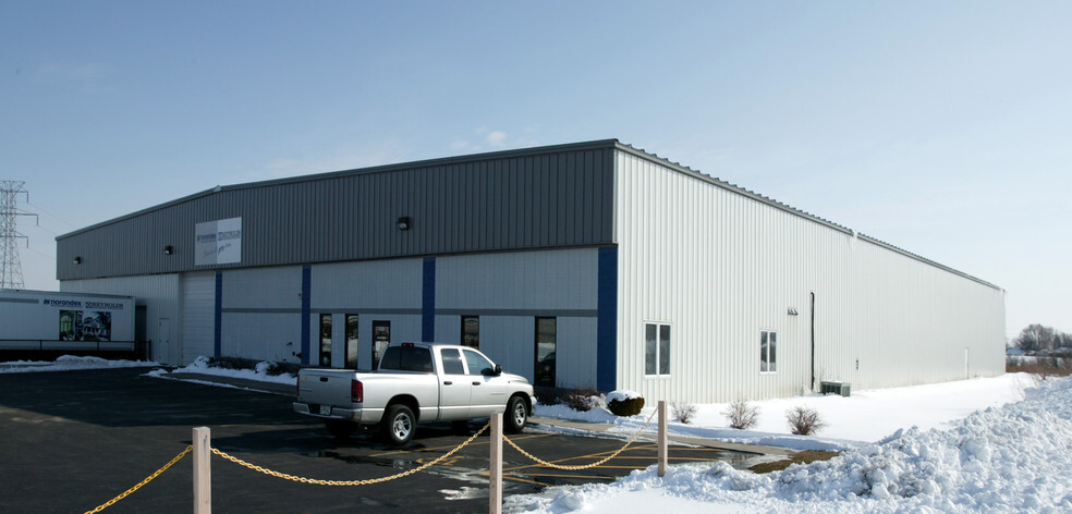 Primary Photo Of 5501 Clairemont Dr, Appleton Light Manufacturing For Lease