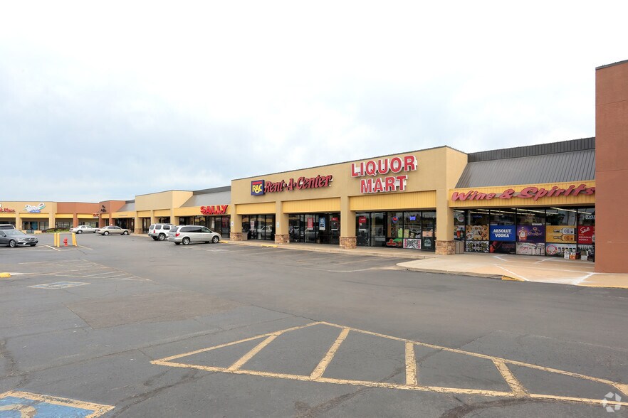 More Photos Of 728-732 W New Orleans St, Broken Arrow Unknown For Lease