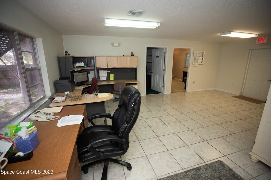 More Photos Of 4030 Minton Rd, Melbourne Office For Sale