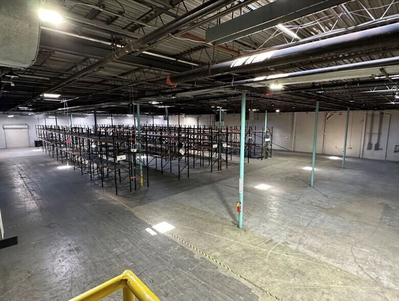 More Photos Of 137 W Commercial Ave, Moonachie Warehouse For Lease