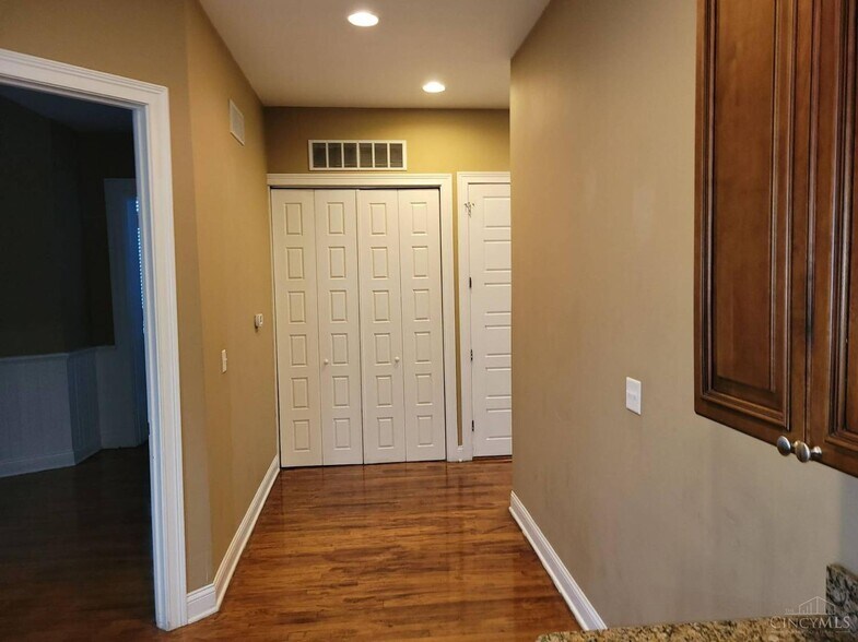 More Photos Of 255 Warner St, Cincinnati Apartments For Sale