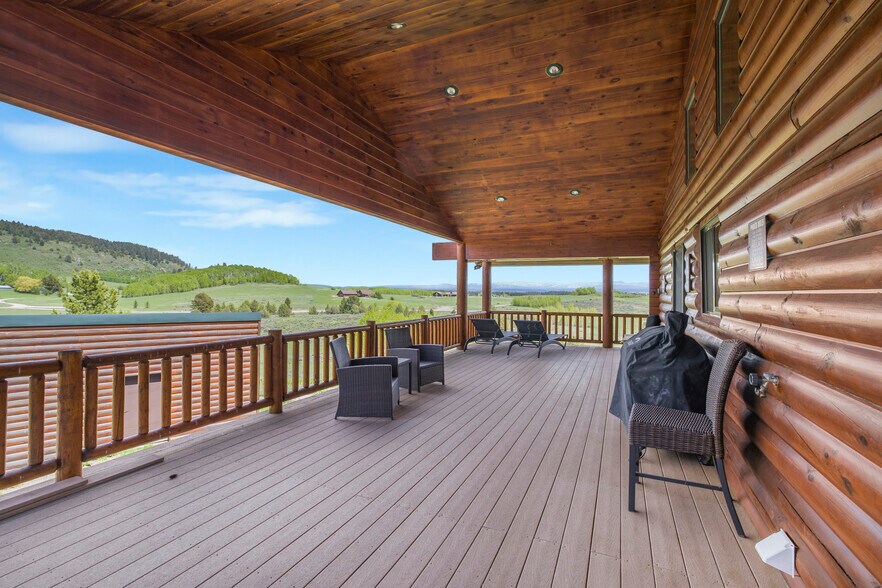 More Photos Of 1665 Whisper Ridge Rd, Ashton Hotel For Sale