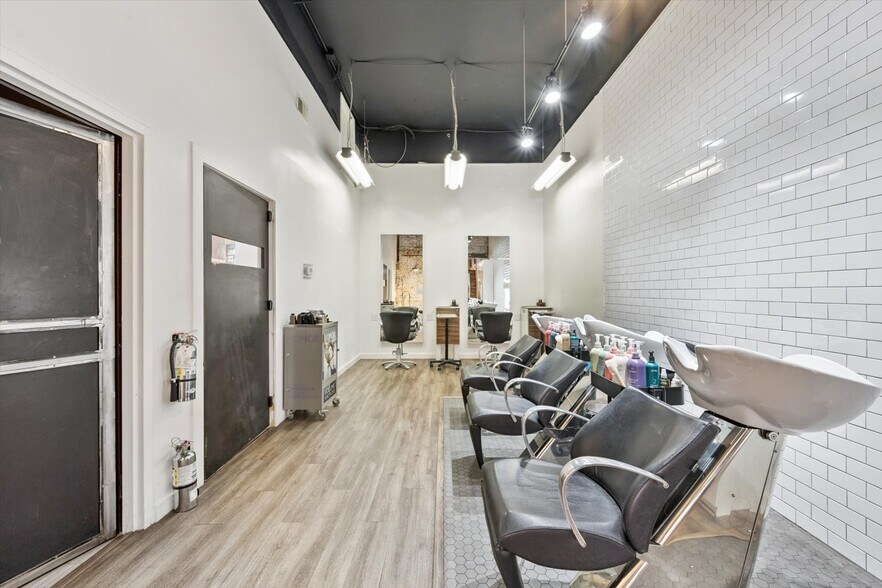 More Photos Of 3390 W 32nd Ave, Denver Storefront For Lease