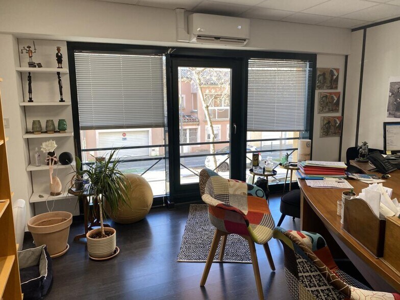 Primary Photo Of 363 Avenue Victor Hugo, Valence Office For Sale