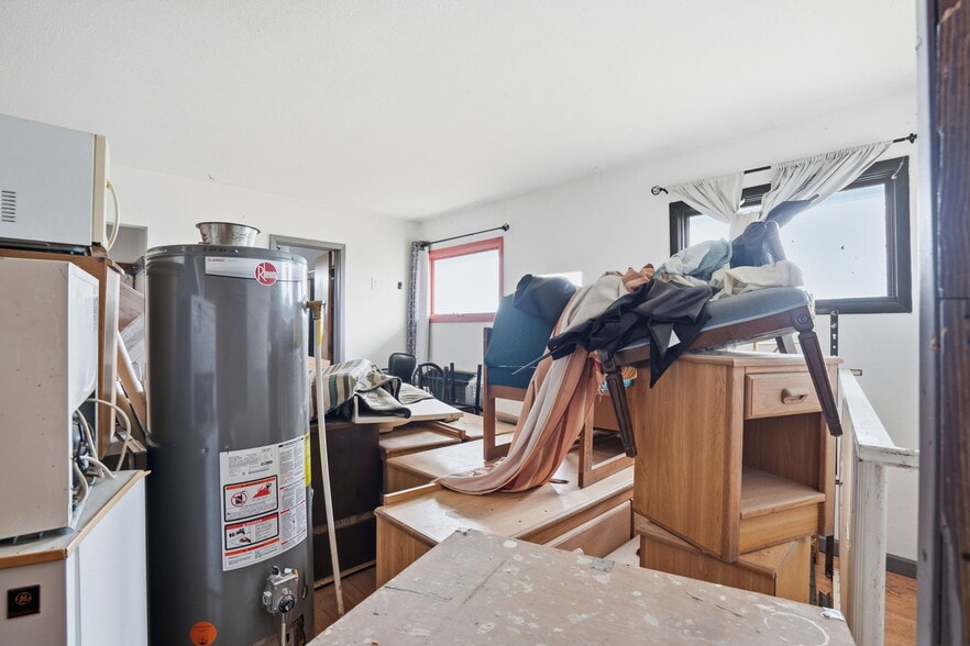 More Photos Of 1209 5th St, Tama Hotel For Sale