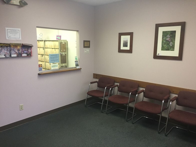 More Photos Of 2727 Hamburg St, Rotterdam Unknown For Lease