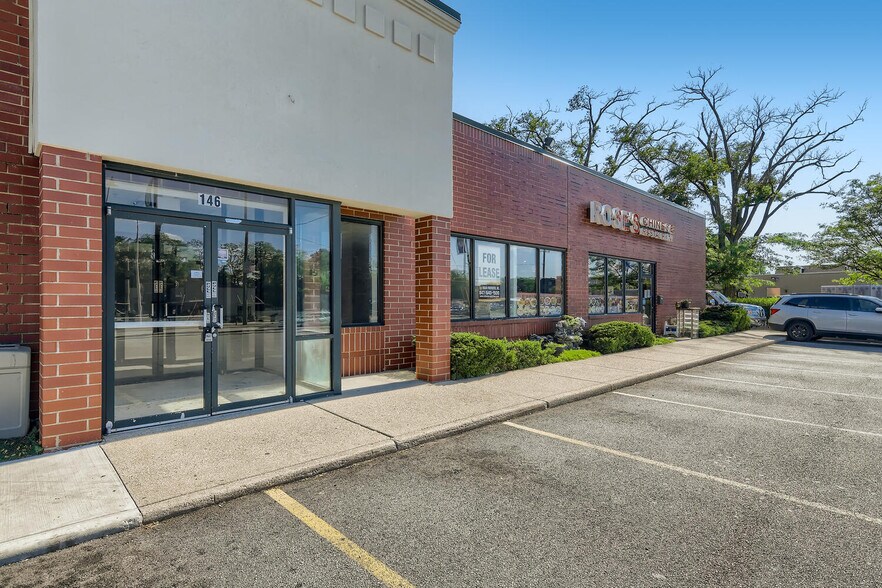 More Photos Of 110-154 W Irving Park Blvd, Bensenville General Retail For Lease