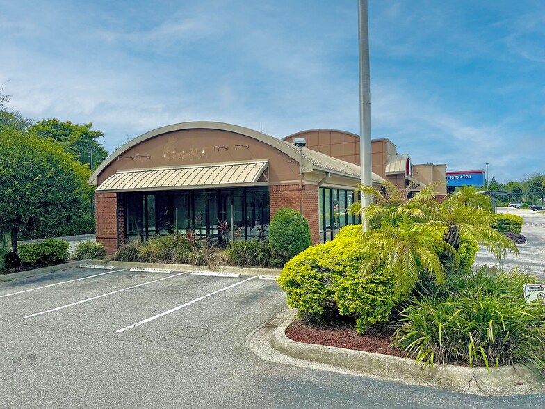 Primary Photo Of 13448 S Apopka Vineland Rd, Orlando Fast Food For Sale