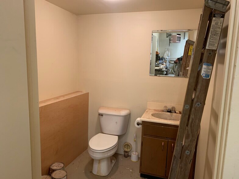 More Photos Of 876 Robinwood Ct, Traverse City Industrial For Sale