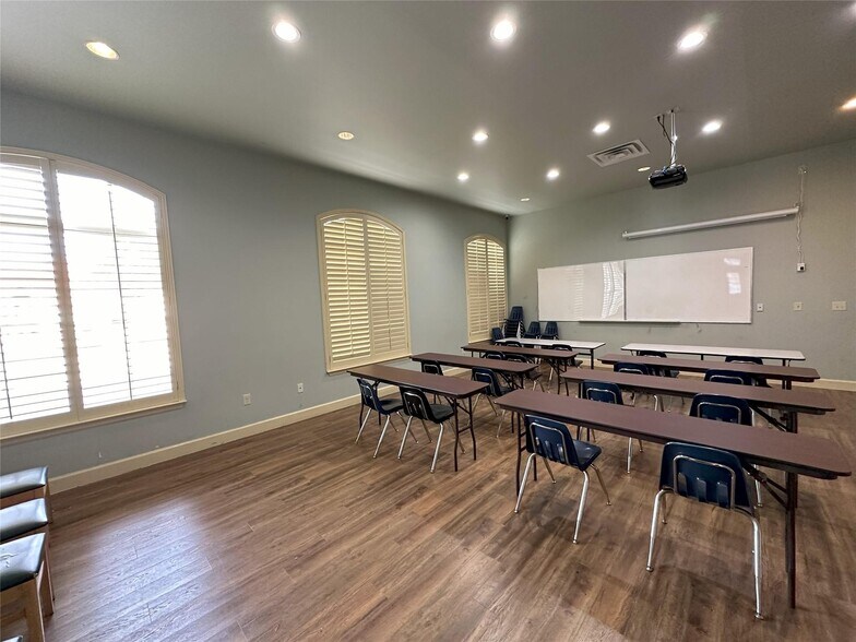 More Photos Of 7700 San Jacinto Pl, Plano Medical For Lease